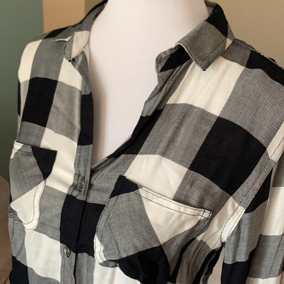 Rock & Republic black & white button down collar - Picture 3 of 5